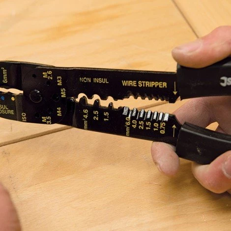 SILVERLINE Pince à Sertir Et à Dénuder - 230 Mm 2 SILVERLINE Pince à Sertir Et à Dénuder - 230 Mm – Image 2